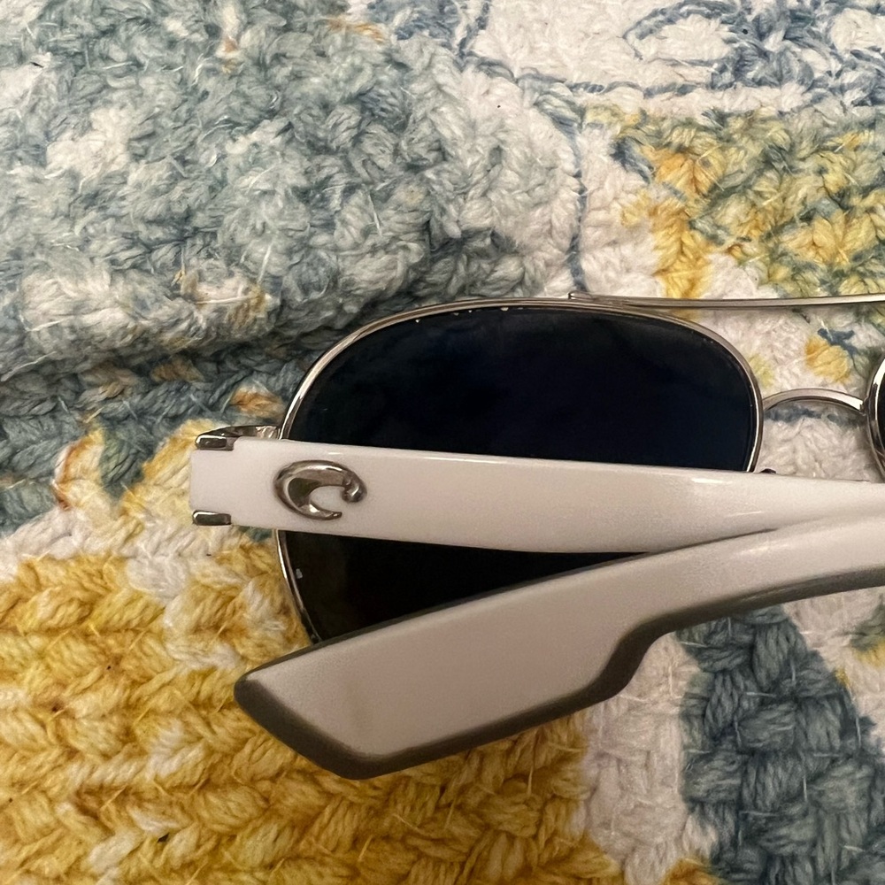 Lesses Sunglass - image 2